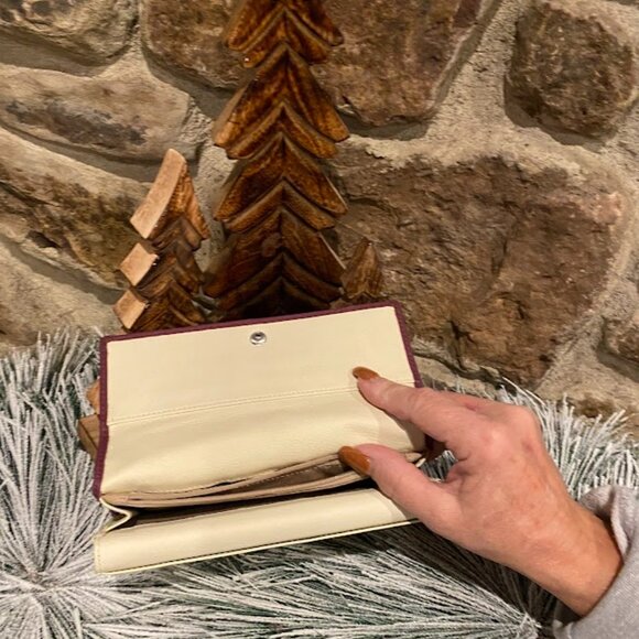 ID Stronghold Women's Wallet - Purple - Picture 3 of 5